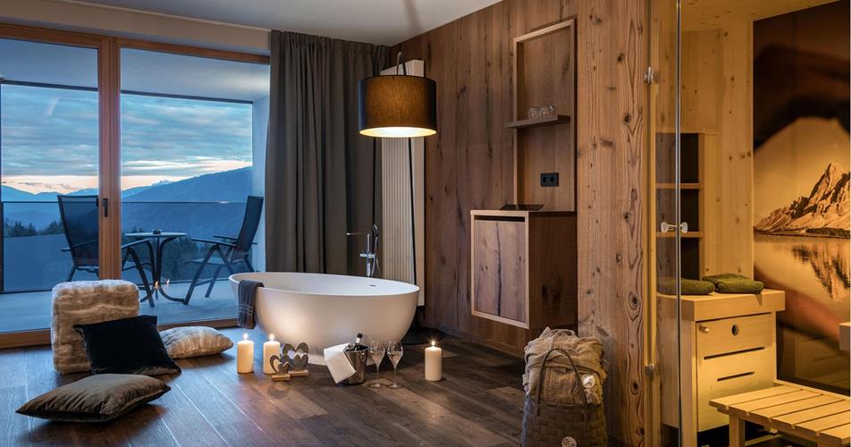 Romantic atmosphere in the Romantic Suite Edelweiss
