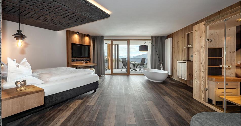 Romantiksuite Edelweiss mit Badewanne, Sauna und Balkon