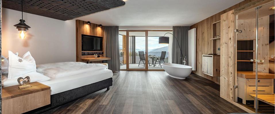 Romantiksuite Edelweiss mit Badewanne, Sauna und Balkon