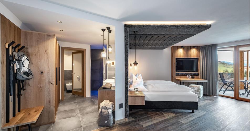 Romantic Suite Edelweiss with balcony