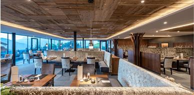 Breakfast tables in the dining room