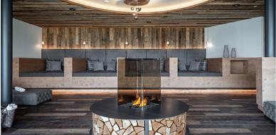 Relaxation room with fireplace