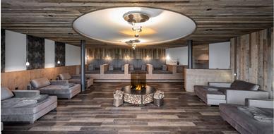 Relaxation room with fireplace